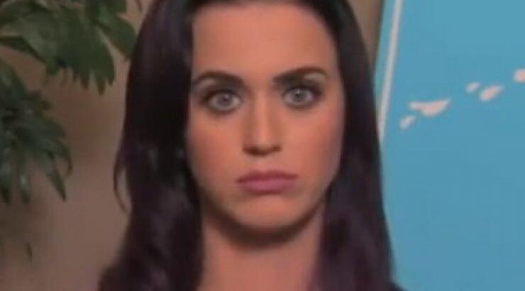 Celebrities διαβάζουν on camera προσβλητικά tweets για τους ίδιους 