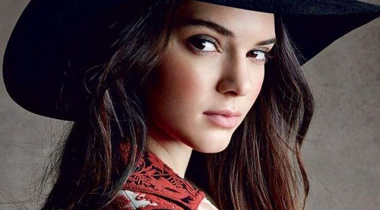 Ποια είναι η DIY φυσική συνταγή της Kendall Jenner για τα σπυράκια;