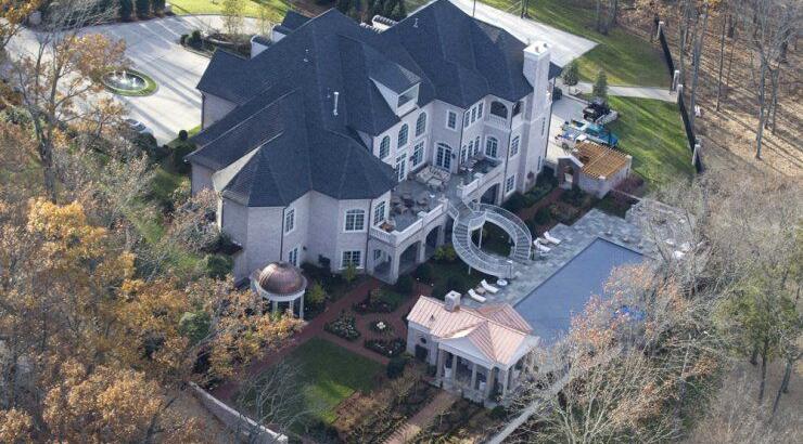 Αυτό είναι το ανάκτορο διάσημης τραγουδίστριας [φωτογραφίες]