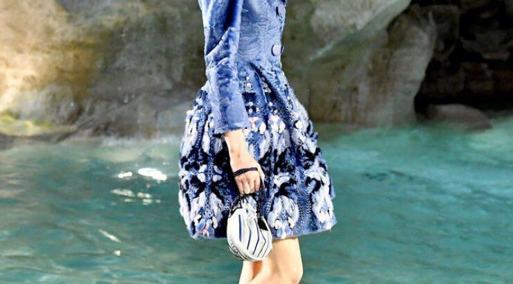 Το πιο εντυπωσιακό fashion show από το Fendi στη Fontana di Trevi! [εικόνες & βίντεο]