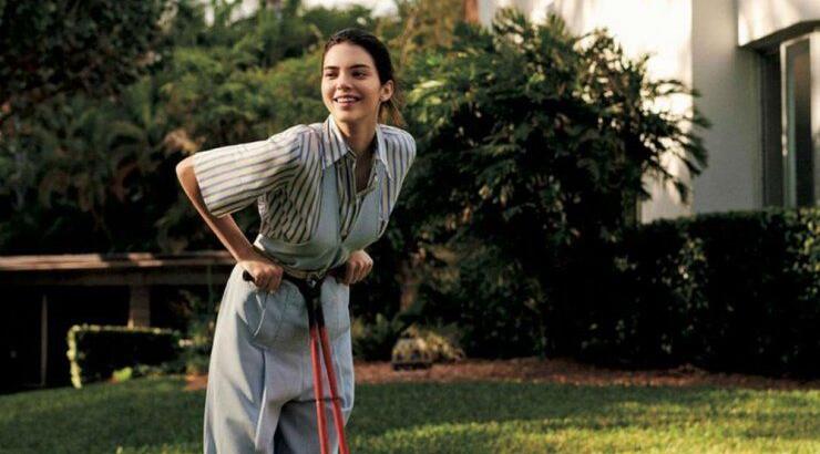 Η Kendall Jenner μας έβαλε στο σπίτι της και λατρέψαμε την γκαρνταρόμπα της! [βίντεο]