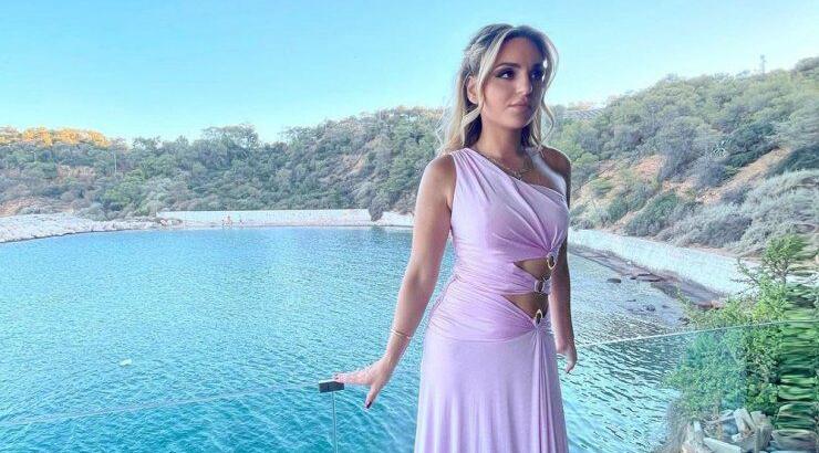 Wedding guest: Το rainbow dress της Yvette Έλληνα που ξεχωρίσαμε