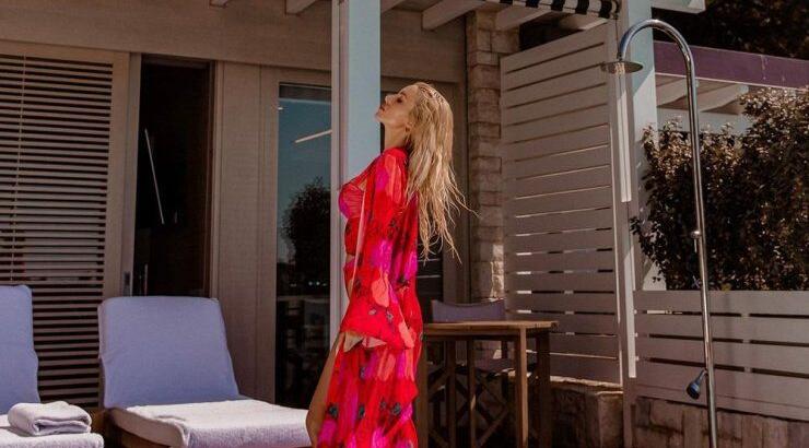 "Sienna Roses": Βρήκαμε το υπέροχο μαγιό της Κατερίνας Καινούργιου 