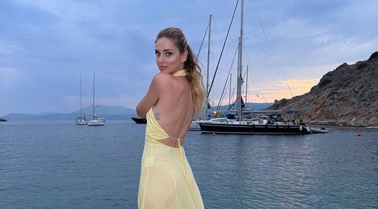 Βρήκαμε την luxury beach bag της Chiara και την οικονομική εκδοχή της