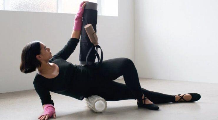 Μάθημα Yoga: 8 items από τη νέα συλλογή του Zara που κοστίζουν λιγότερο από 50 ευρώ