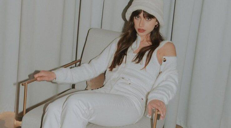 Καρό μπλέιζερ: Πώς να το φορέσεις με στυλ σύμφωνα με την Ιφιγένεια Πιερίδου