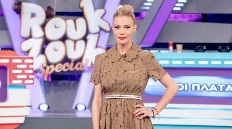 Το “Brigitte Bardot” look της Ζέτας Μακρυπούλια