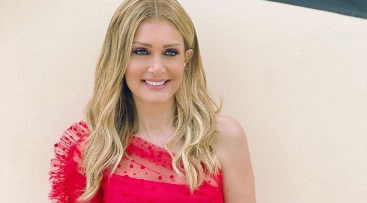 Νατάσα Θεοδωρίδου: Το φόρεμα Έφης Παπαϊωάννου που φόρεσε στην πρεμιέρα της Ελένης Μενεγάκη