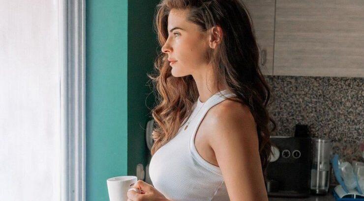 Χριστίνα Μπόμπα: Τα ασορτί παπούτσια που φόρεσε με την κορούλα της