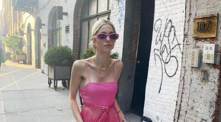 Το girly φόρεμα της Σοφίας Καρβέλα που θα φορέσουμε στους γάμους του καλοκαιριού