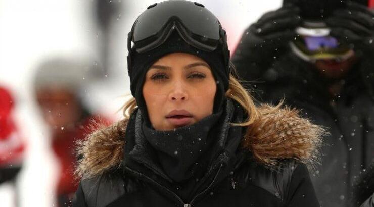 «Έφαγε» τα μούτρα της στο σκι η Κιμ Καρντάσιαν λόγω.. προσόντων [βίντεο]