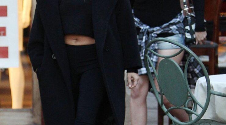 Kim Kardashian: Έβγαλε τη κοιλιά στη φόρα [φωτογραφίες]