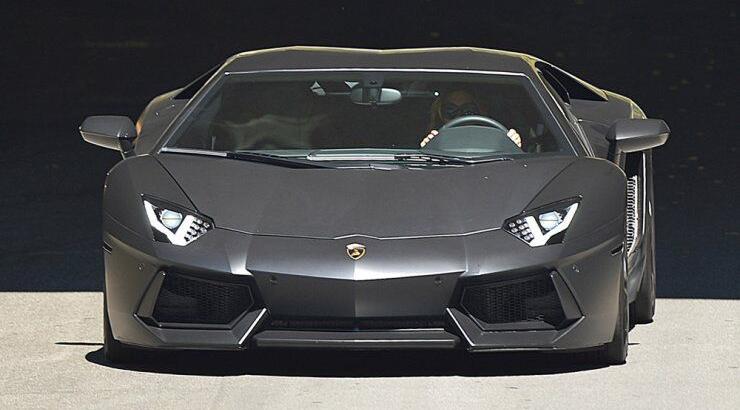 Σε ποια διάσημη ανήκει το αυτοκίνητο αυτό;