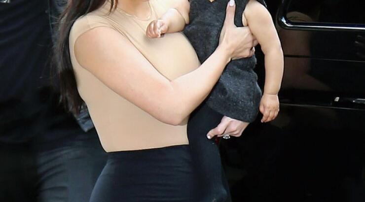 Η Kim μαζί με το μωρό της στο Παρίσι για το γάμο [εικόνες]