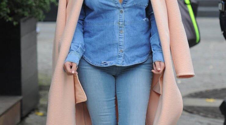 Δείτε την Kim Kardashian με το σέξυ εφαρμοστό τζιν της!