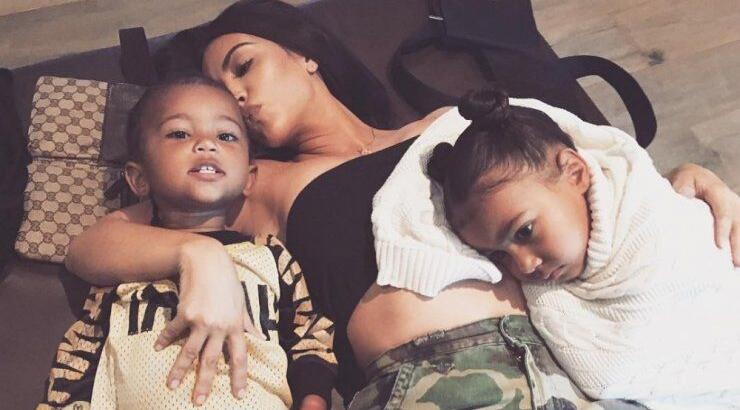 Kim Kardashian: Ανακοίνωσε πως βρέθηκε θετική στον κορωνοϊό μαζί με τα παιδιά της [βίντεο]