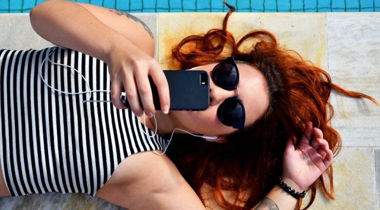 Tips για να μην αφήσεις το κινητό σου να χαλάσει τις διακοπές σου!