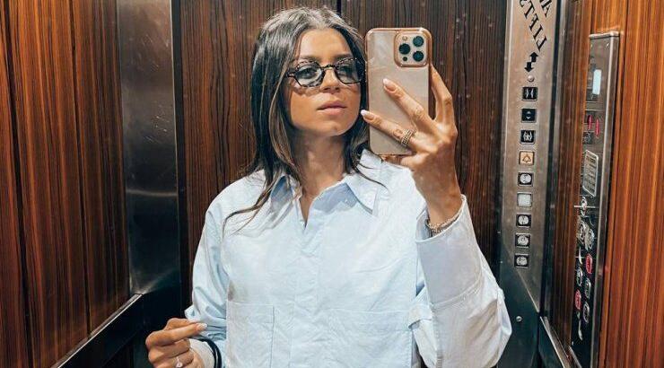 Κλέλια Γιασεμίδου: Η selfie στο ασανσέρ με την κόρη της, τη μαμά της και τη γιαγιά της 