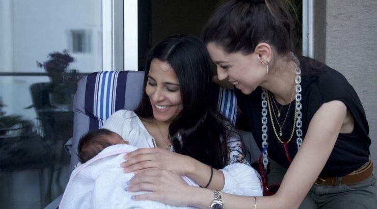 Επισκέφθηκα μετά από τρεις μήνες το νεογέννητο της κολλητής μου!