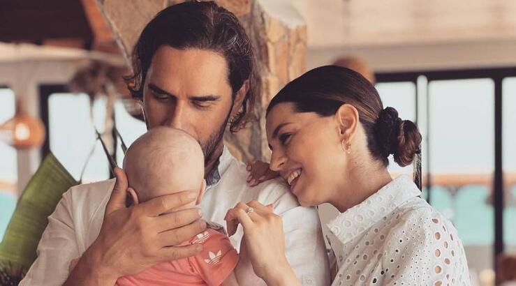 Κλέλια Γιασεμίδου – Πέτρος Αθανασίου: Γιόρτασαν τα πρώτα γενέθλια της κόρης τους Κρυσταλλίας [εικόνες & βίντεο]