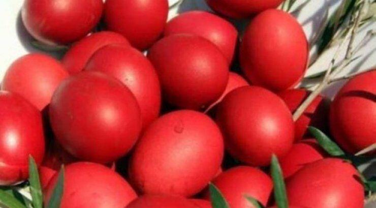 Γιατί βάφουμε κόκκινα τα αυγά μας;