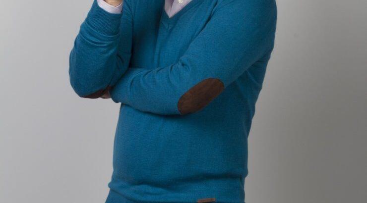 Κώστας Κόκλας: Δείτε τη στιγμή που οι συνεργάτες του ανακοίνωσαν τη διακοπή της παράστασης λόγω του προβλήματος υγείας του