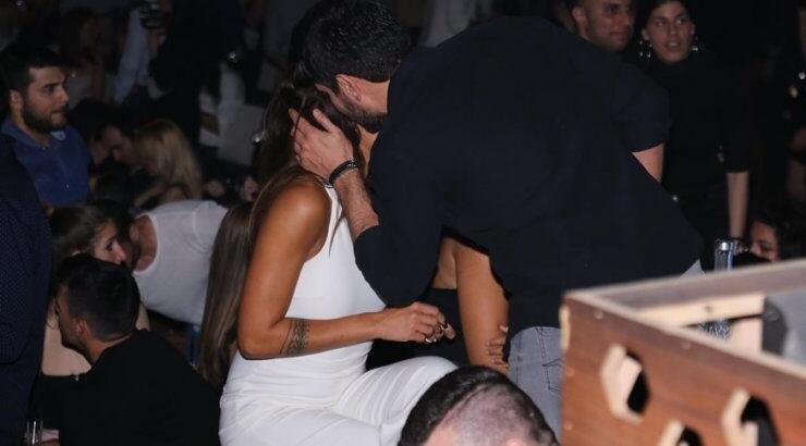 Την τσάκωσε ο φωτογραφικός φακός! Η Ειρήνη Κολιδά στην αγκαλιά κούκλου Έλληνα ηθοποιού