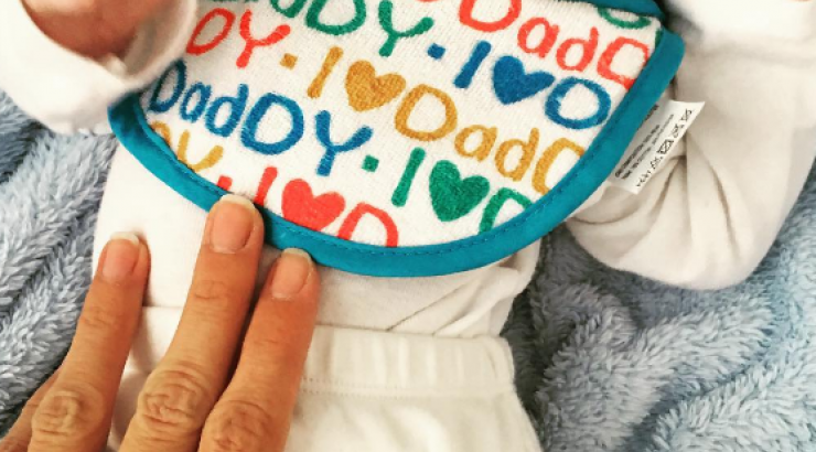 Η πρώτη φωτογραφία της νεογέννητης κορούλας επώνυμης Ελληνίδας μετά την έξοδο από το μαιευτήριο!