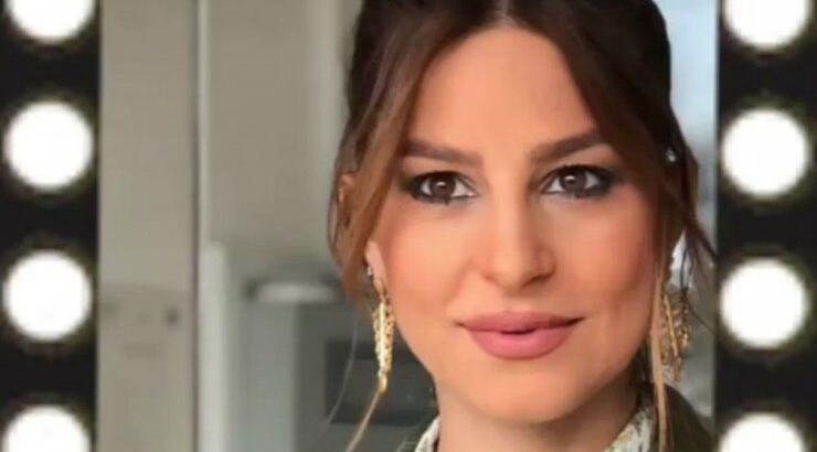 Δείτε την Αριάδνη να βγάζει selfie με το κινητό της μαμάς της και την Ευριπίδου να χαϊδεύει τη φουσκωμένη της κοιλίτσα!