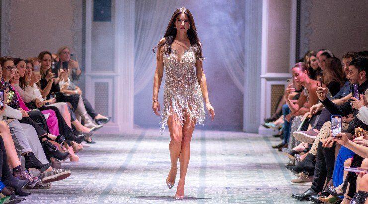 Κωνσταντίνα Ευριπίδου: Ανέβηκε στην πασαρέλα και το feed μας “πλημμύρισε” από το catwalk της [βίντεο]