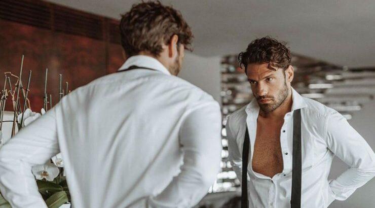 Κωνσταντίνος Αργυρός: Έχετε δει την τρίδυμη κούκλα αδερφή του;