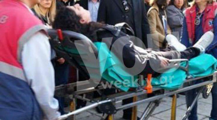 Θαυμάστρια λιποθύμισε στην εκκλησία [βίντεο & εικόνες]