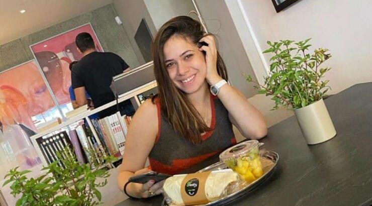 Μαρία Κορτζιά: Μπήκε στον μήνα της και ποζάρει με crop top προκαλώντας εντυπώσεις [εικόνα]