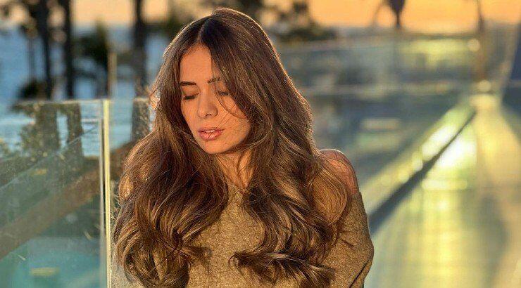 Μαρία Κορτζιά: Ποζάρει με στενό φόρεμα και μας δείχνει τη φουσκωμένη της κοιλίτσα στον πέμπτο μήνα της εγκυμοσύνης! 