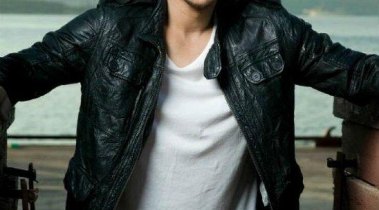 Κώστας Καραφώτη: Τι μας λέει για το πιο super beach party του καλοκαιριού...