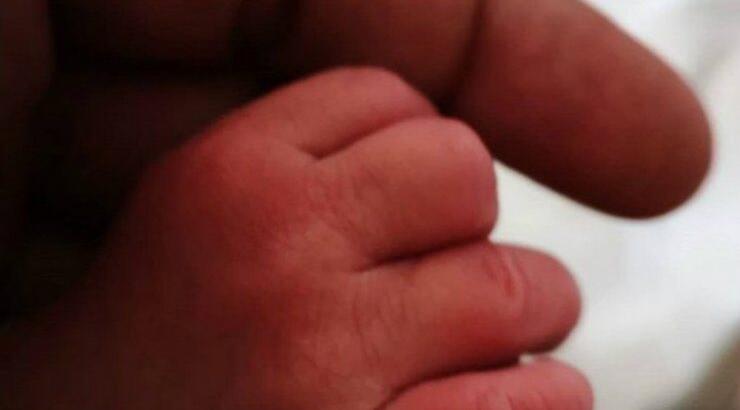 Επώνυμος Έλληνας έγινε για δεύτερη φορά μπαμπάς και μας έδειξε τον νεογέννητο γιο του!