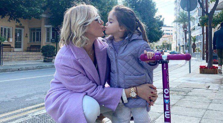 Σύλβια Μαυροπούλου: Η κόρη της, Πηνελόπη της “έκλεψε” τα αξεσουάρ της! [εικόνες]