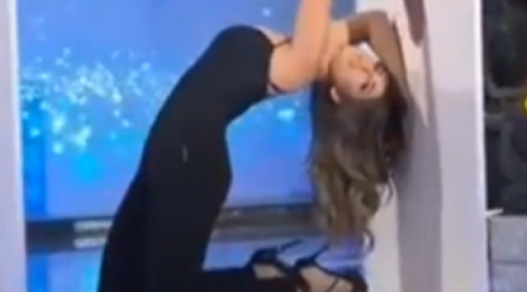 Διαγωνιζόμενη στα καλλιστεία παραλίγο να τραυματιστεί on air! [βίντεο]