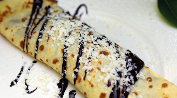 Κρέπες με κρέμα σοκολάτας, φουντούκια και μπανάνες