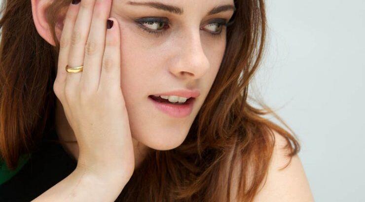 Η Kristen Stewart κυκλοφορεί πρώτη φορά χέρι-χέρι με την αγαπημένη της [εικόνα]