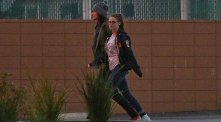 Kristen Stewart: Μόνη για την γιορτή των Ευχαριστιών