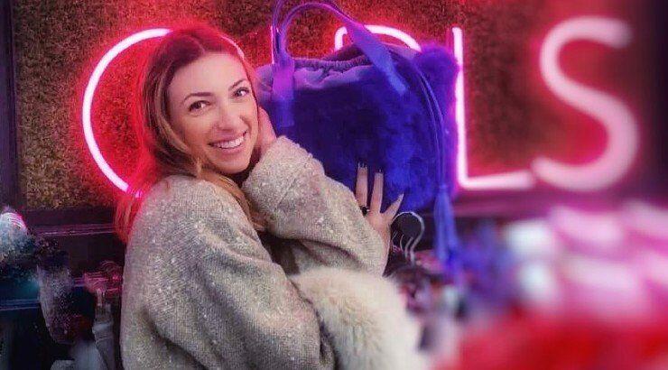 Κρίστυ Παπαδοπούλου: Η εγκυμονούσα ηθοποιός έφτιαξε την πιο cozy κουβέρτα για τον γιο της