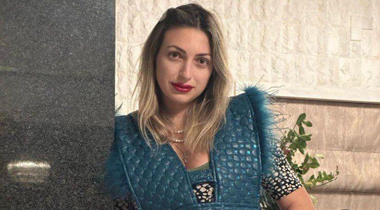 Κρίστυ Παπαδοπούλου: Στιγμές χαλάρωσης για την εγκυμονούσα ηθοποιό στο σπίτι της [εικόνα]