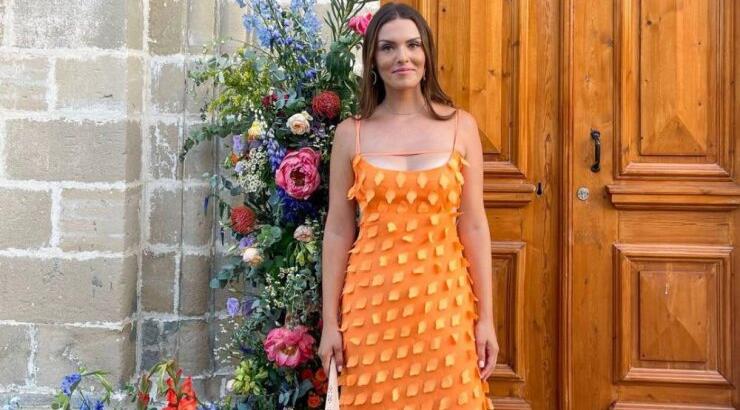 Orange: Πώς φορούν την bright τάση του καλοκαιριού οι fashionistas του νησιού