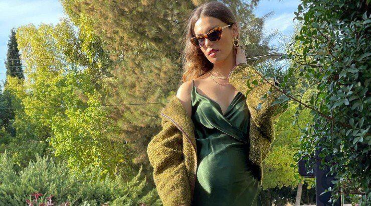 Κρίστη Αγαπίου: Πραγματοποίησε φωτογράφηση με φουσκωμένη κοιλίτσα στον ένατο μήνα της εγκυμοσύνης της!