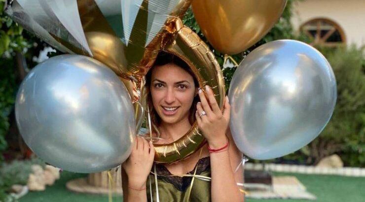 Κρίστυ Παπαδοπούλου – Μιχάλης Μπούσιας: Έφτασαν στην Κύπρο για τον γάμο τους!