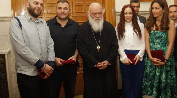 The Voice: Κι όμως πριν τον τελικό, οι coaches πήραν την ευχή του Ιερώνυμου