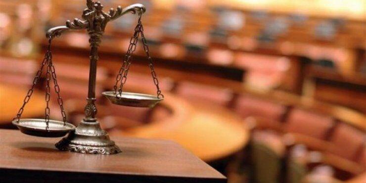 Ελεύθερη με εγγύηση δικηγόρος ύποπτη για εξαπάτηση επενδυτών