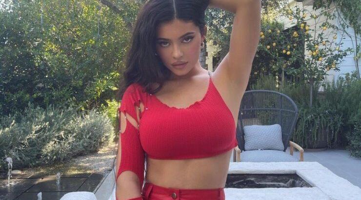 Αυτό το βίντεο δείχνει το πραγματικό σώμα της Kylie Jenner και έγινε αμέσως viral