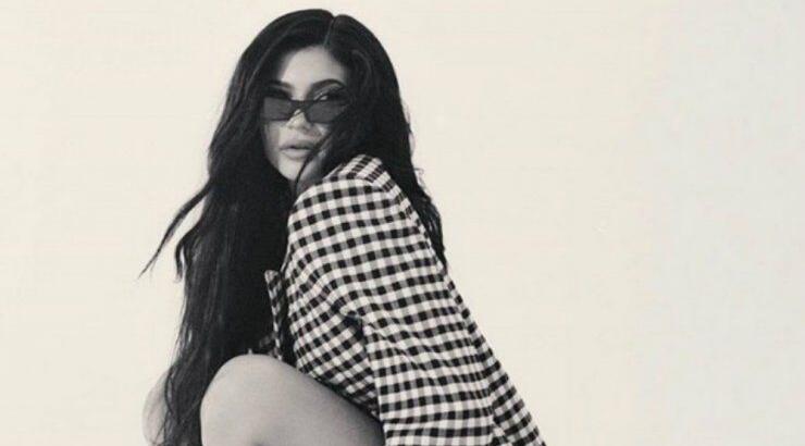 Kylie Jenner: Μάθετε πόσα κοστίζουν οι Louis Vuitton παντόφλες της για το σπίτι 